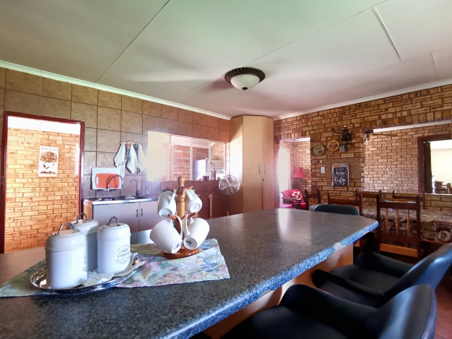 6 Bedroom Property for Sale in Modderfontein A H North West